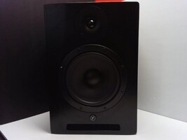 Yorkville YSM8 High Performance Powered Studio Reference Monitor (Single)